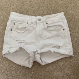AMERICAN EAGLE WHITE HI-RISE SHORTIE🤍🧿